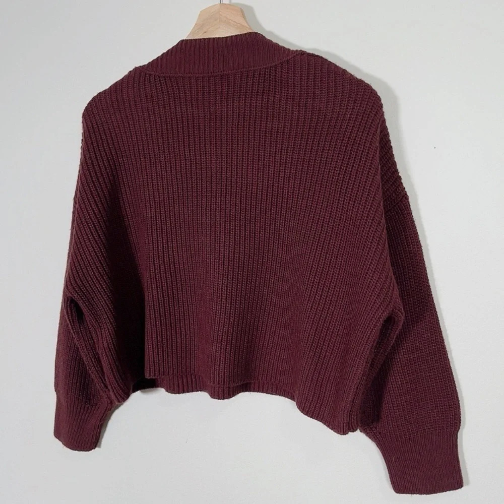 TOPSHOP  | BUTTON SLASH KNIT SWEATER IN BURGUNDY - Picture 9 of 10